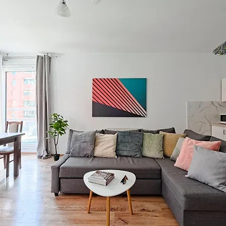 Urbannest Lakowa Appartement